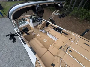 2023-mastercraft-xt24-144036-image17.webp