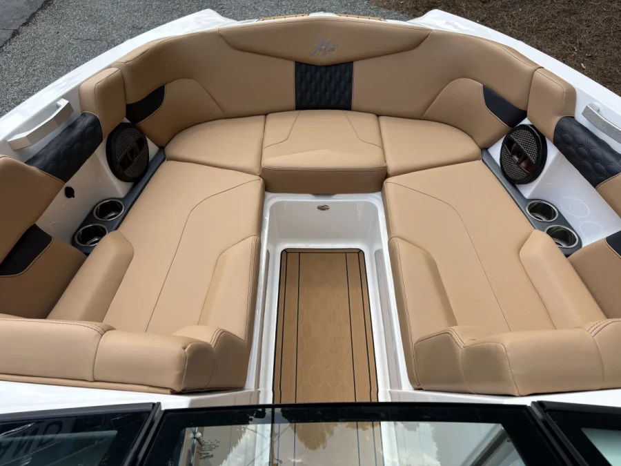 2023-mastercraft-xt24-144036-image19.webp