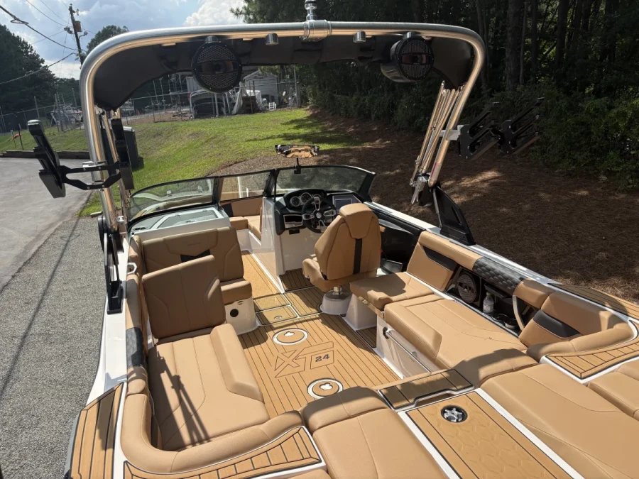 2023-mastercraft-xt24-144036-image20.webp