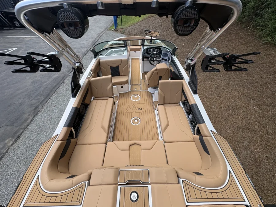 2023-mastercraft-xt24-144036-image22.webp