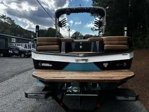 2023-mastercraft-xt24-144036-image8.webp