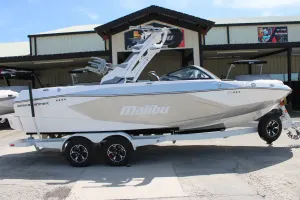 2026-malibu-wakesetter-23-lsv-144041-image0.webp