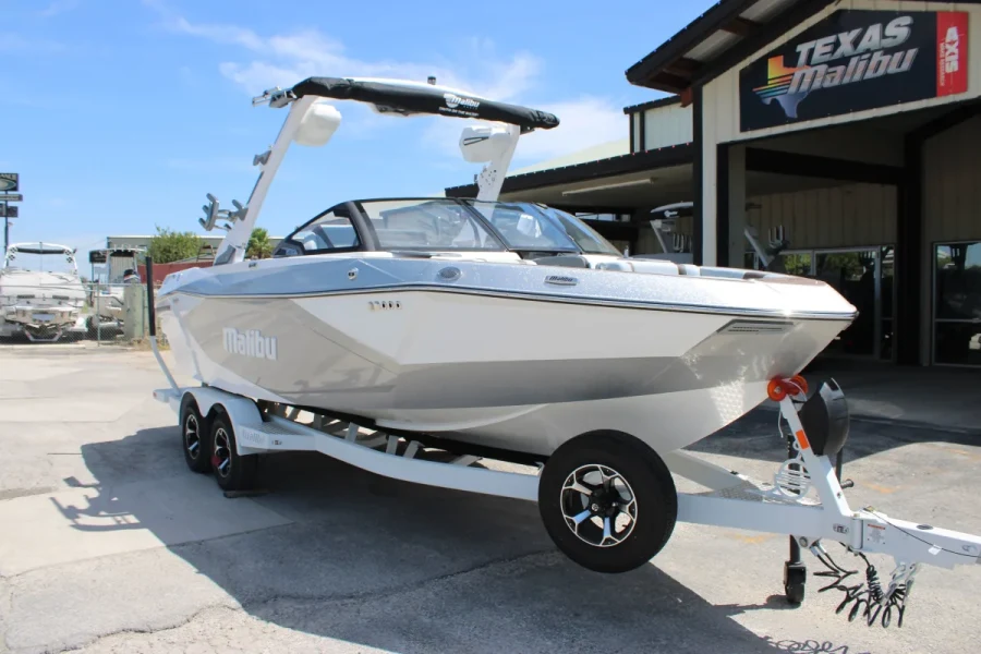 2026-malibu-wakesetter-23-lsv-144041-image1.webp
