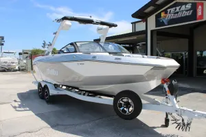 2026-malibu-wakesetter-23-lsv-144041-image1.webp