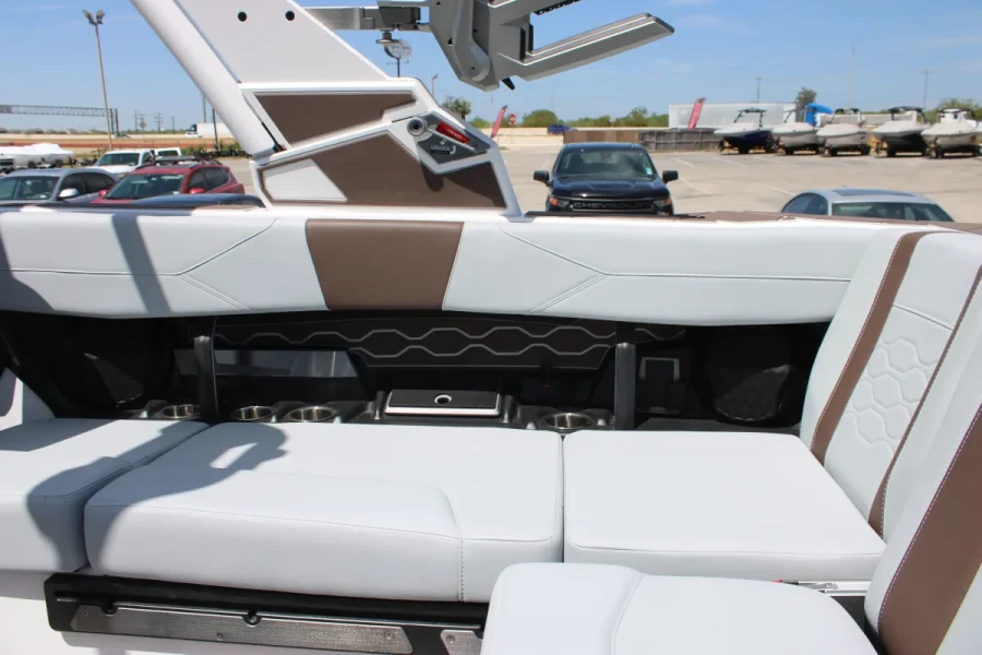 2026-malibu-wakesetter-23-lsv-144041-image10.webp