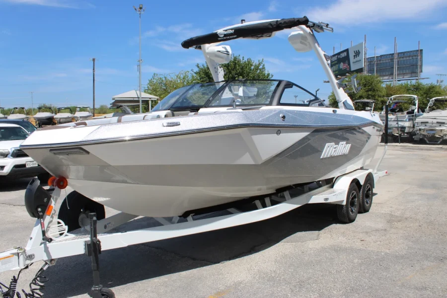 2026-malibu-wakesetter-23-lsv-144041-image3.webp