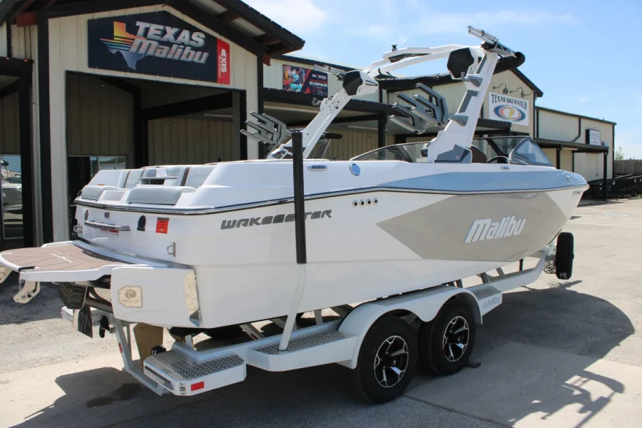 2026-malibu-wakesetter-23-lsv-144041-image6.webp