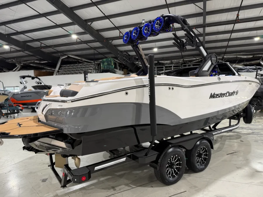 2025-mastercraft-x24-144044-image0.webp