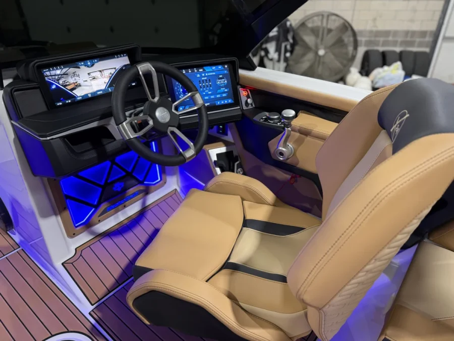 2025-mastercraft-x24-144044-image16.webp