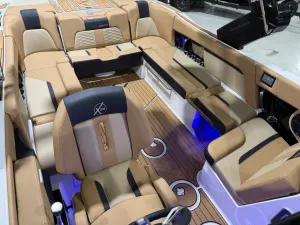 2025-mastercraft-x24-144044-image20.webp