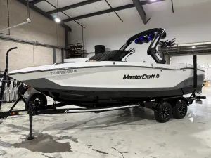 2025-mastercraft-x24-144044-image4.webp