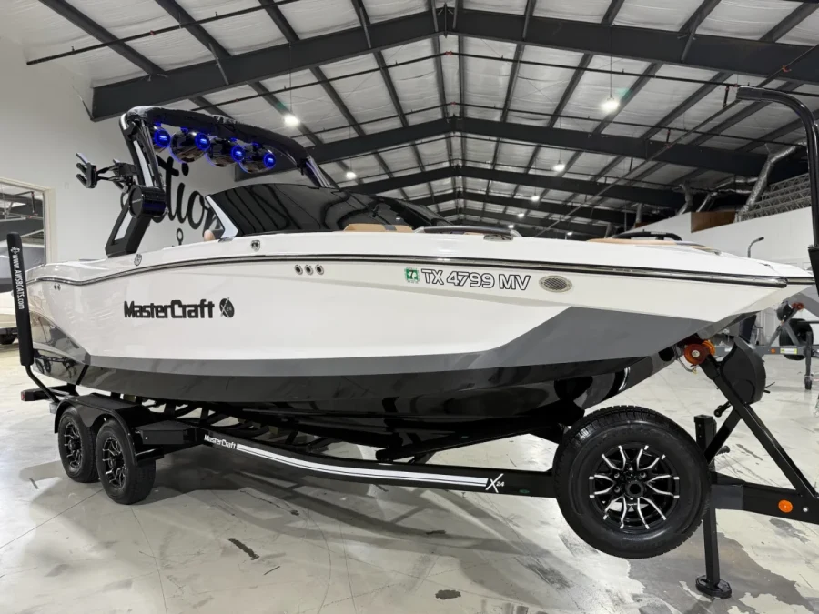 2025-mastercraft-x24-144044-image5.webp