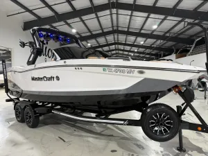 2025-mastercraft-x24-144044-image5.webp