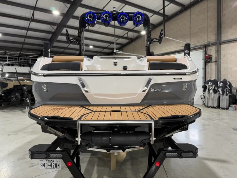 2025-mastercraft-x24-144044-image6.webp