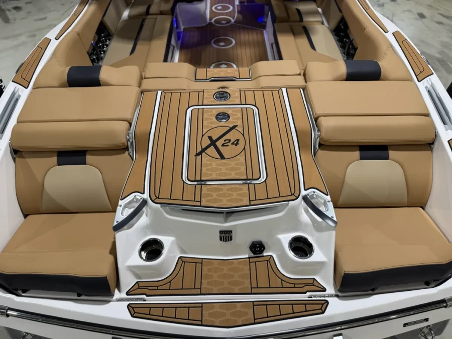 2025-mastercraft-x24-144044-image7.webp