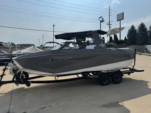 2027-nautique-g23-144049-image2.webp