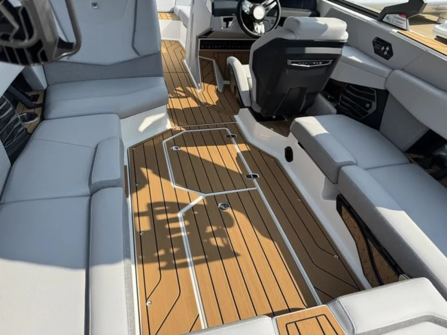 2027-nautique-g23-144049-image7.webp