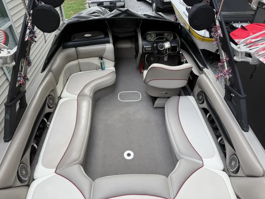 2011-malibu-wakesetter-23-lsv-142705-image0_020043.webp