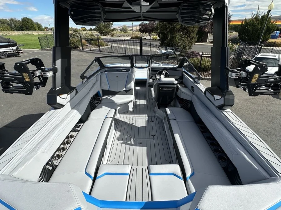 2027-nautique-g25-144092-image12