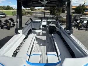 2027-nautique-g25-144092-image12