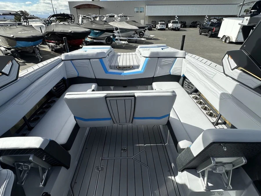 2027-nautique-g25-144092-image15