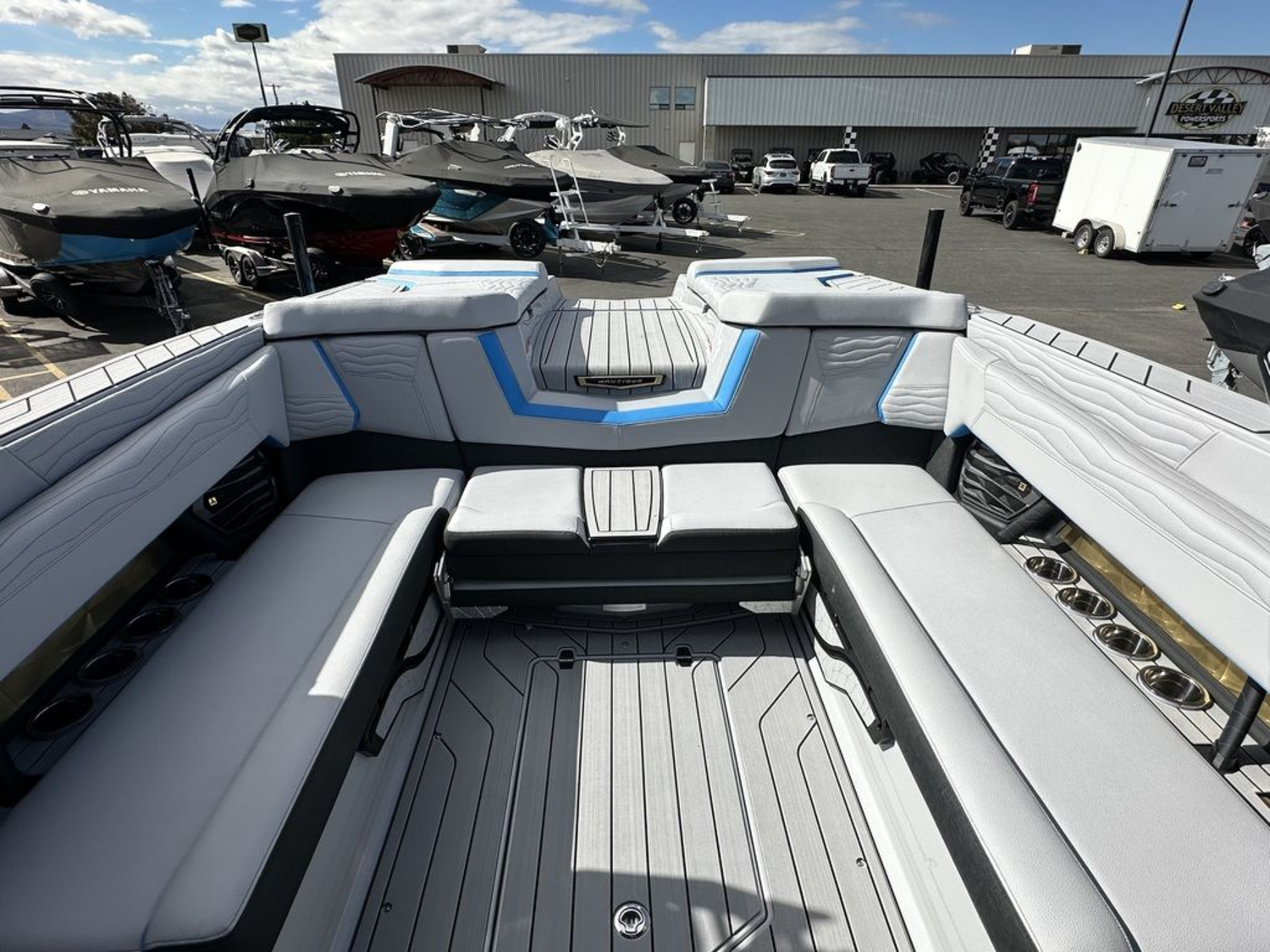 2027 Nautique G25