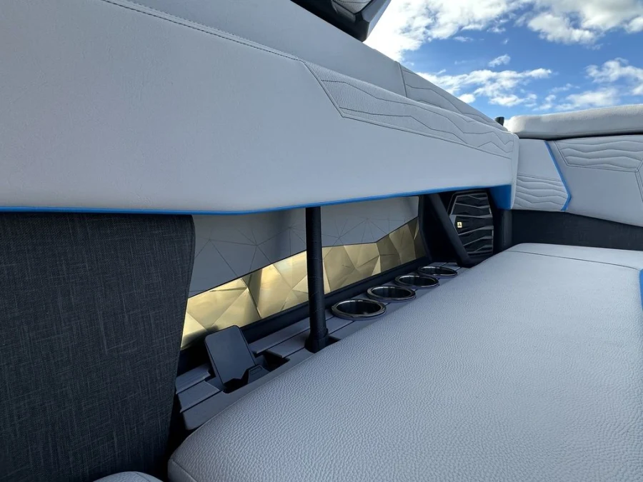 2027-nautique-g25-144092-image17