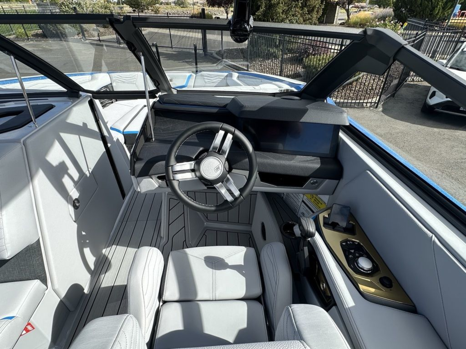 2027 Nautique G25