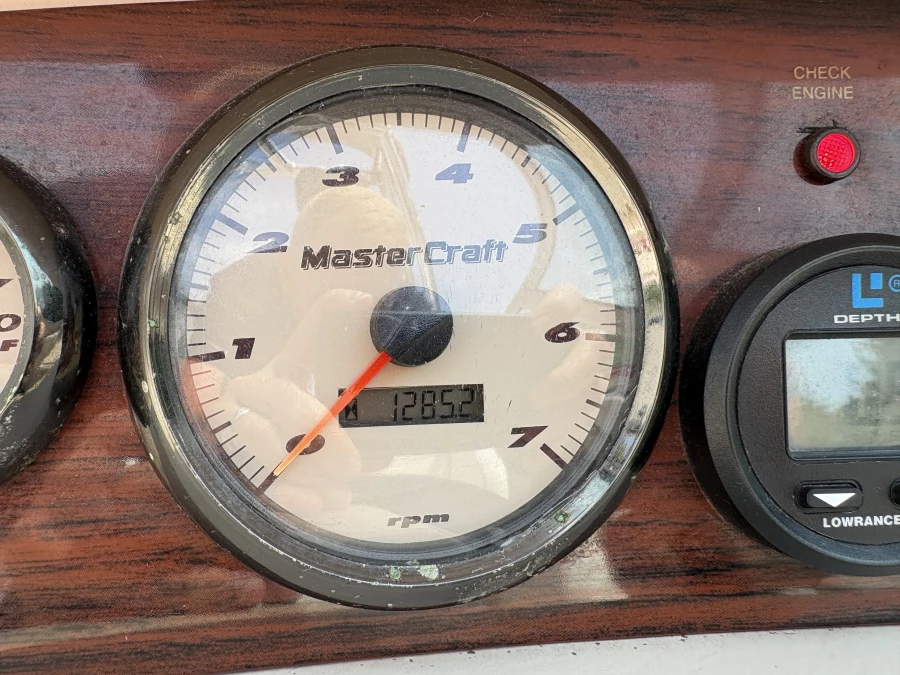 2000-mastercraft-maristar-230-144103-image12