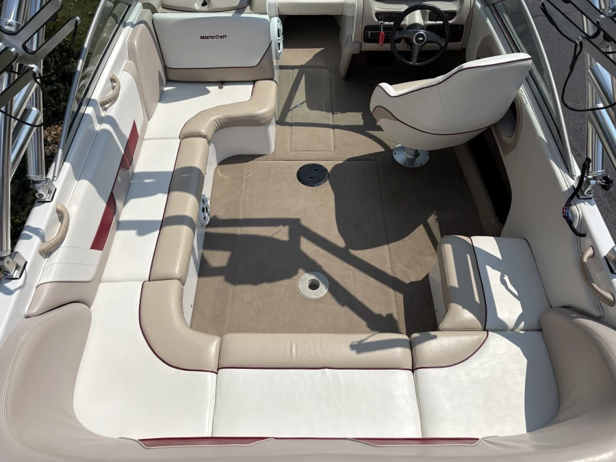 2000-mastercraft-maristar-230-144103-image9