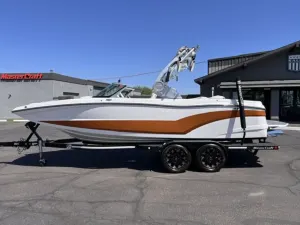 2019-mastercraft-xt22-144108-image1