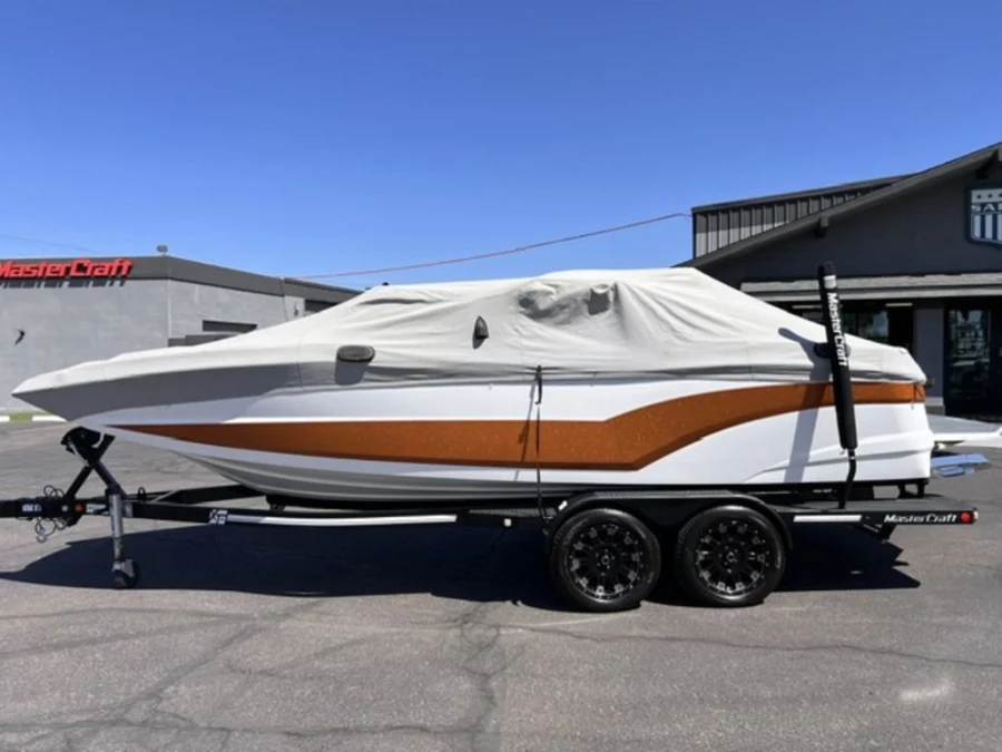 2019-mastercraft-xt22-144108-image20