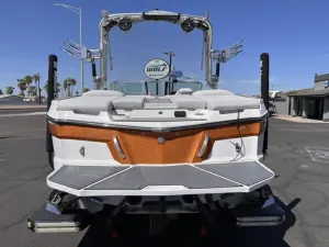 2019-mastercraft-xt22-144108-image7