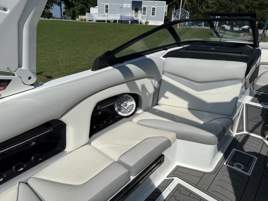 2019-centurion-ri237-144112-image6.webp
