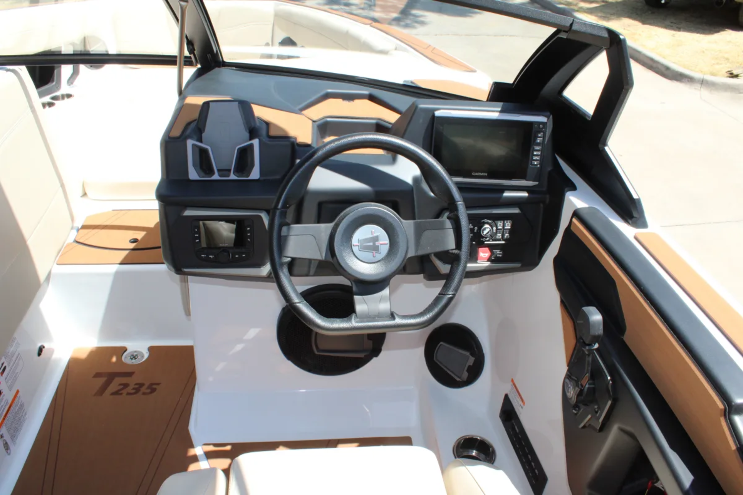 2027 Axis T235