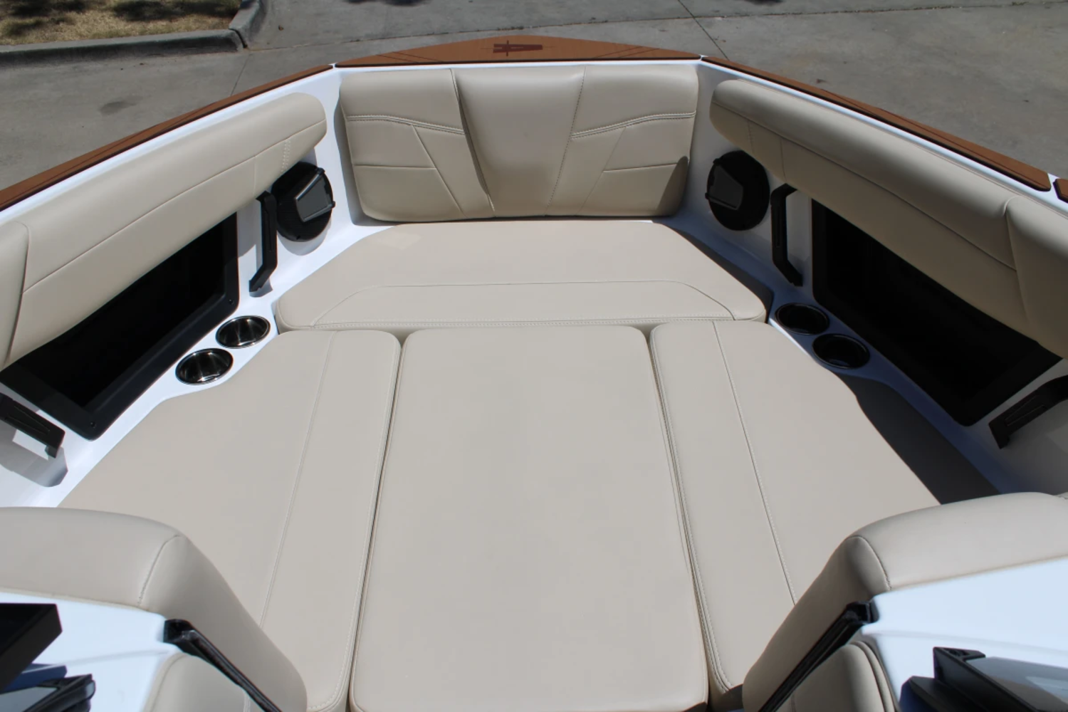 2027 Axis T235