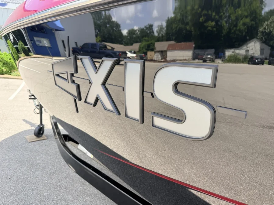 2027-axis-t235-144155-image15.webp