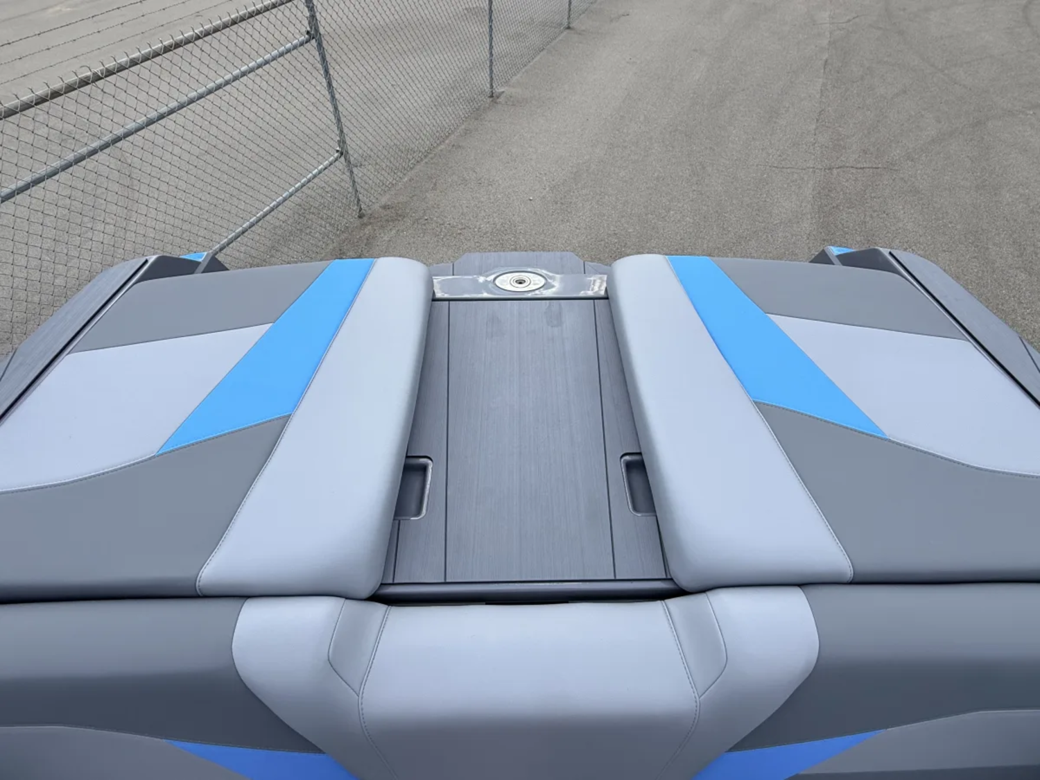 2027 Axis T250