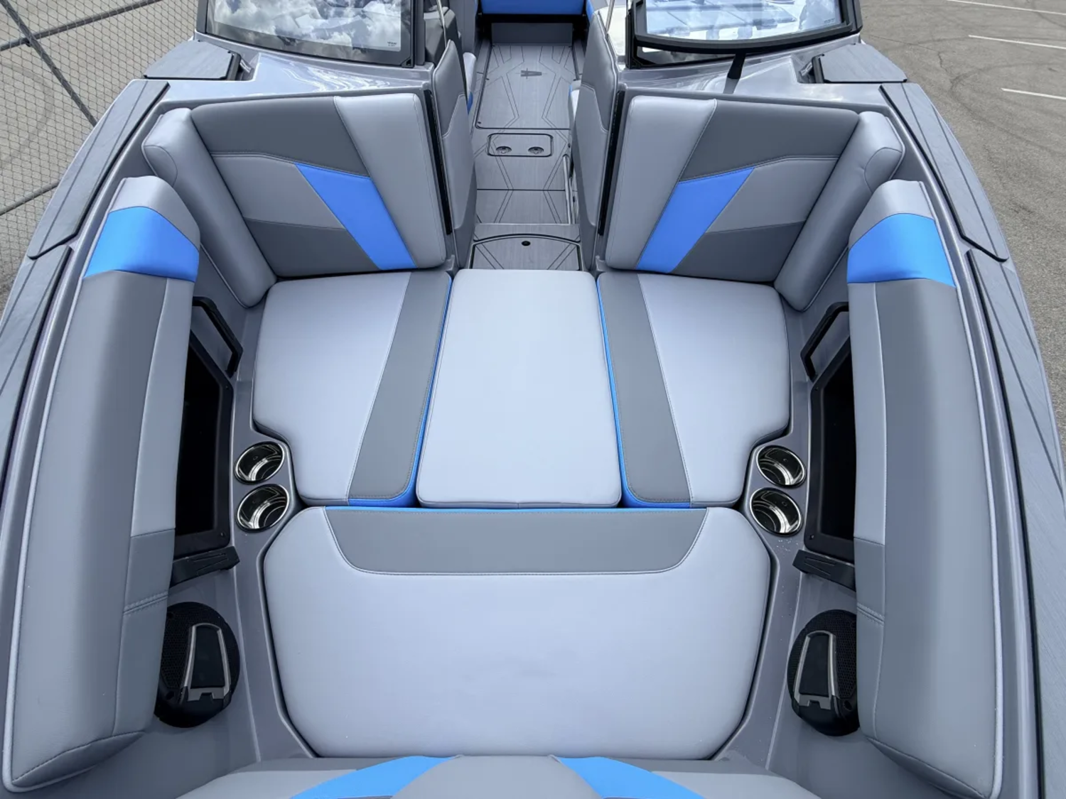 2027 Axis T250
