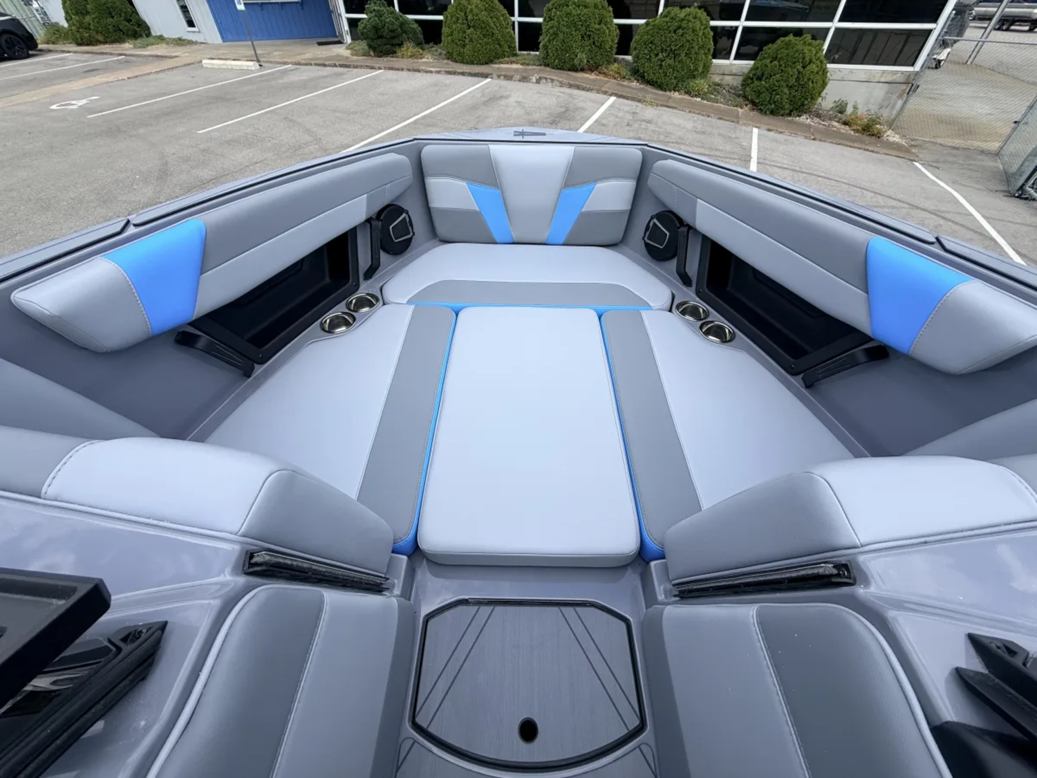 2027 Axis T250