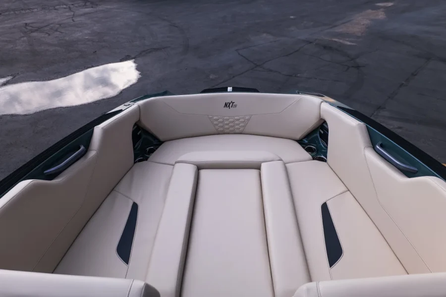 2027-mastercraft-nxt24-144160-image14.webp