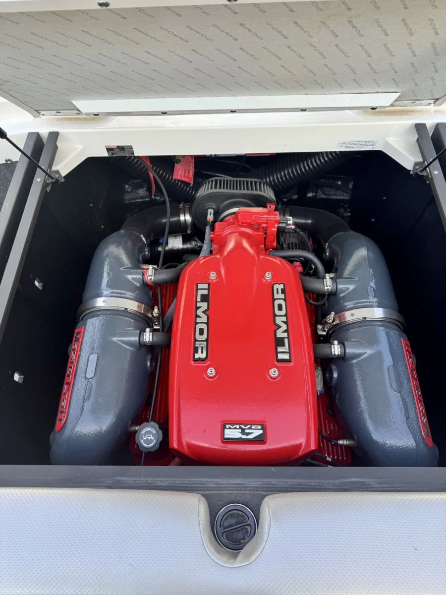 2015-mastercraft-x10-144170-image6.webp