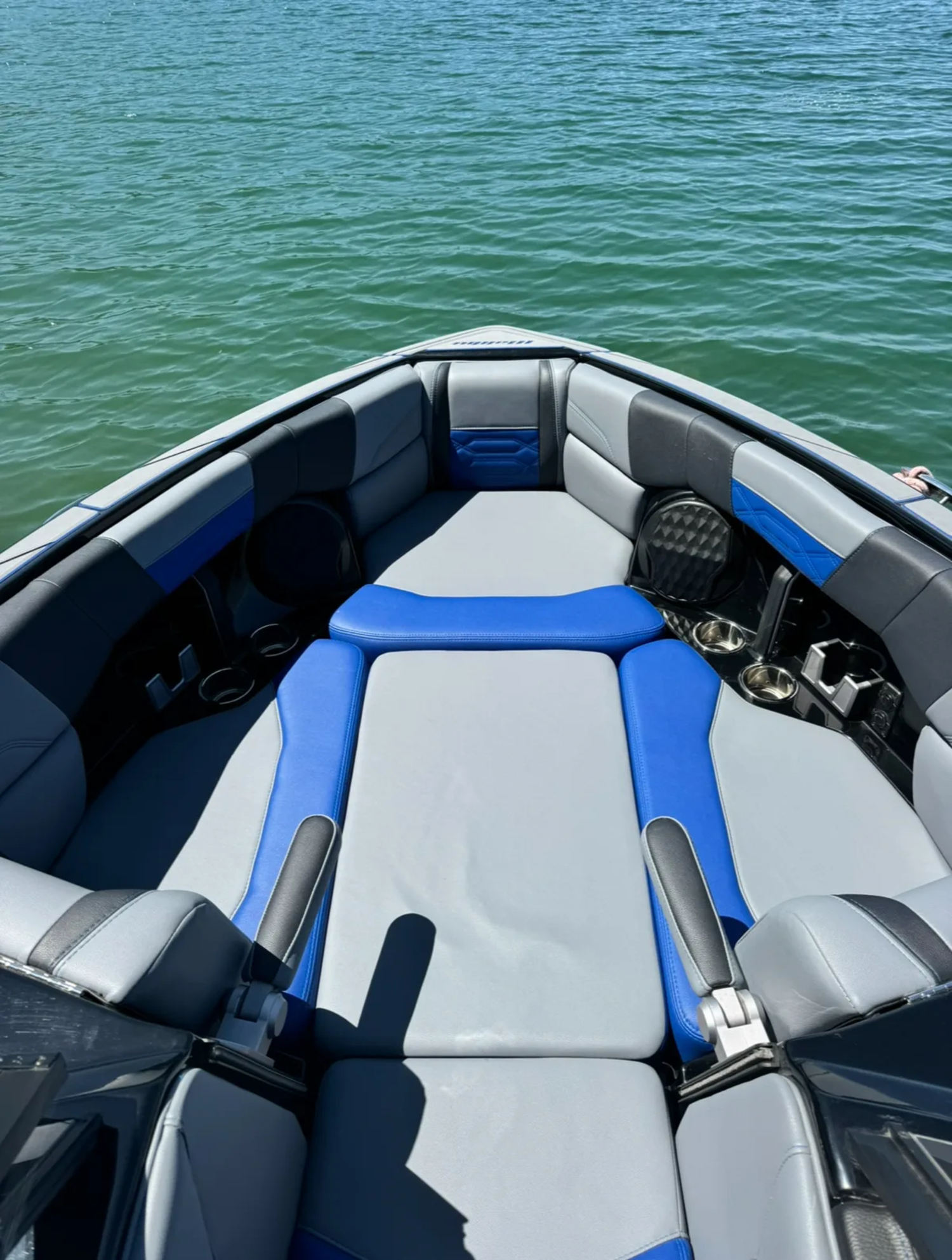 2023 Malibu 25LSV 20 hours