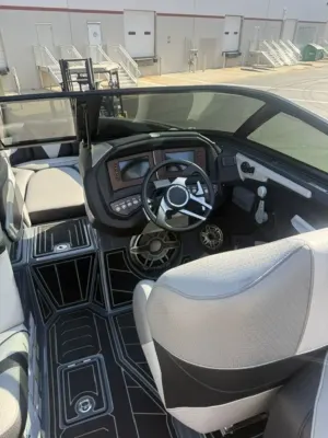 2020-centurion-ri237-144195-image4.webp
