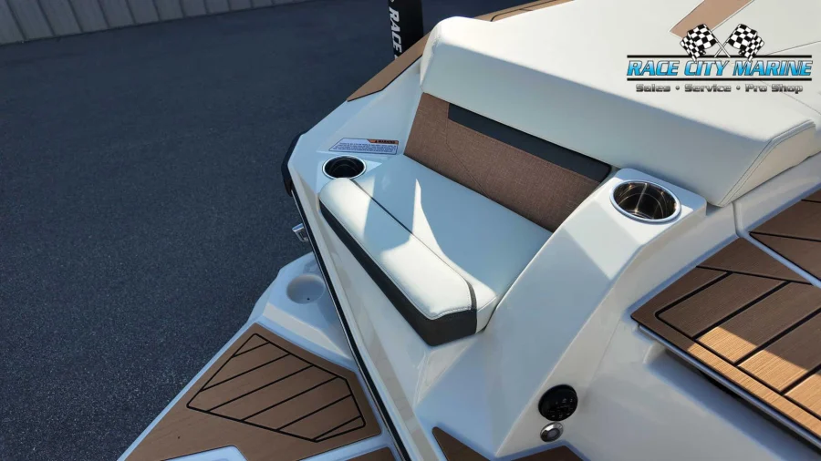2027-nautique-s23-142647-image14
