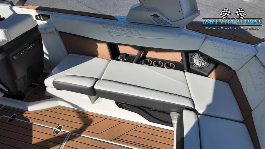 2027-nautique-s23-142647-image22