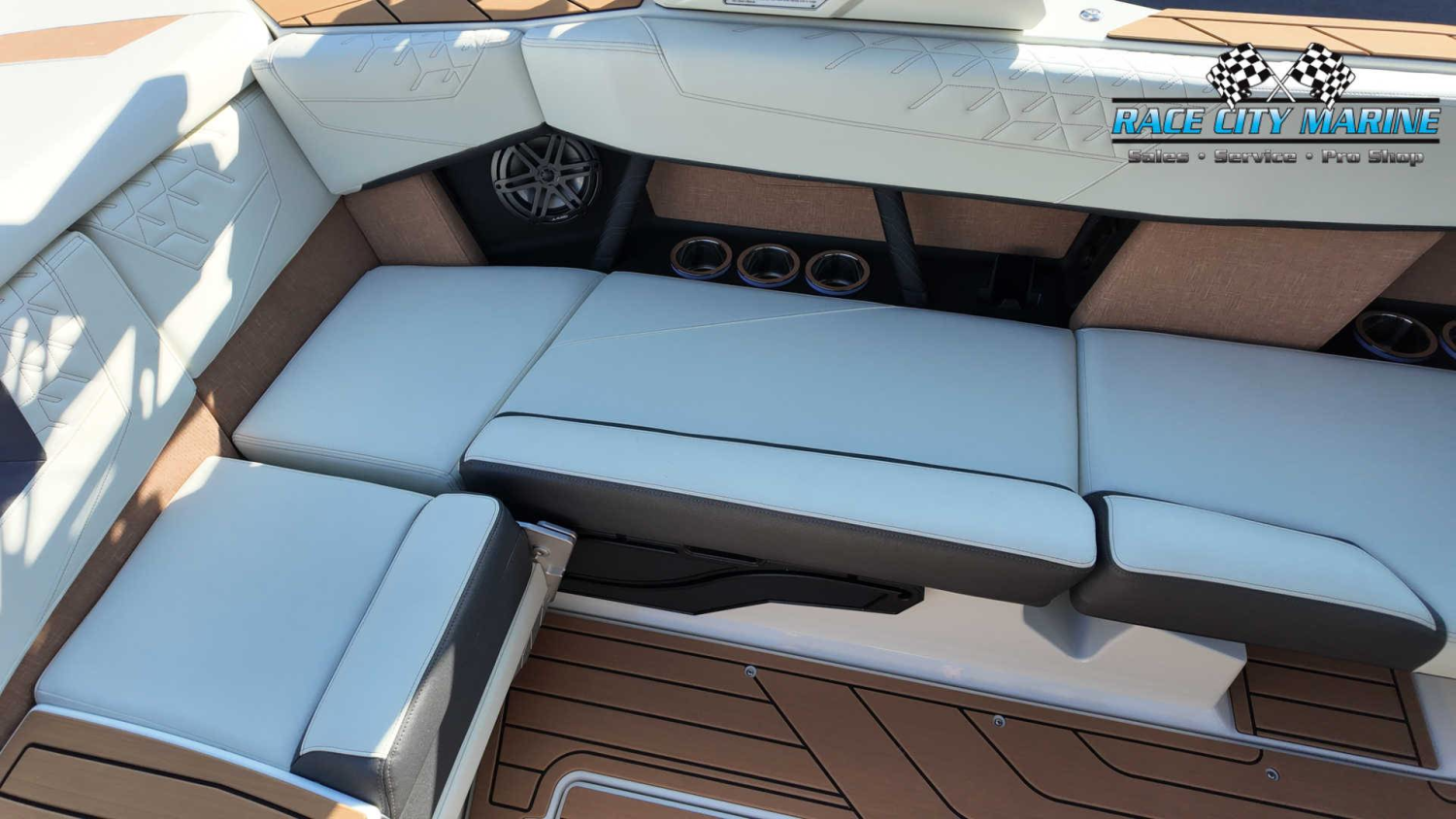 2027 Nautique S23