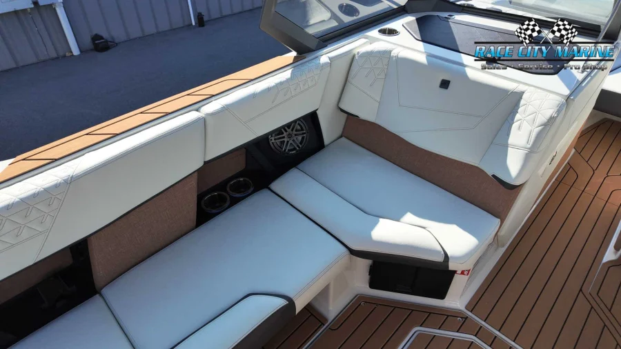 2027-nautique-s23-142647-image28