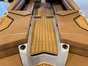 2027-nautique-g25-144213-image10