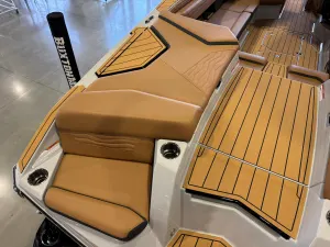 2027-nautique-g25-144213-image12